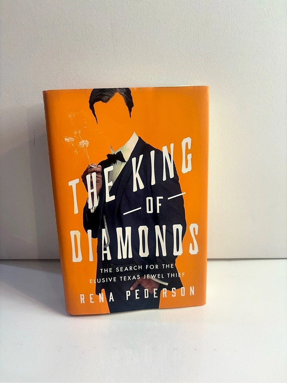 Pegasus Crime The King of Diamonds: The Search for the Elusive Texas Jewel Thief